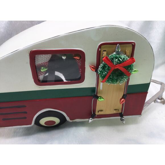 Retro Christmas Decor Airstream Camper - Picture 2 of 8